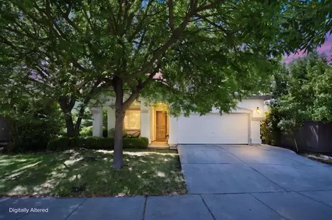 681 Eastbrook Cir, Sacramento, CA 95835
