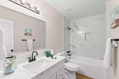 Bath - 791 Chestnut Ave, Tracy, CA 95376 photo 1 of 3