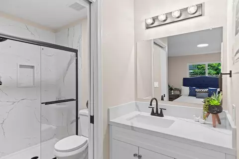 Bath - 791 Chestnut Ave, Tracy, CA 95376 photo 2 of 3