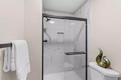 Bath - 791 Chestnut Ave, Tracy, CA 95376 photo 3 of 3