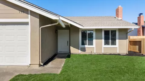 Exterior - 791 Chestnut Ave, Tracy, CA 95376 photo 4 of 7