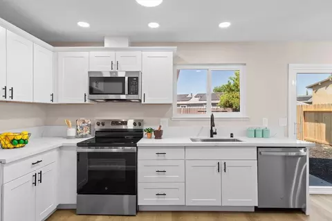 Kitchen - 791 Chestnut Ave, Tracy, CA 95376 photo 2 of 3