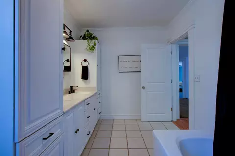 Bath - 2468 6th St, Hughson, CA 95326 photo 1 of 3