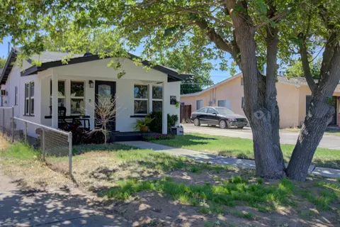 Exterior - 2468 6th St, Hughson, CA 95326 photo 2 of 6