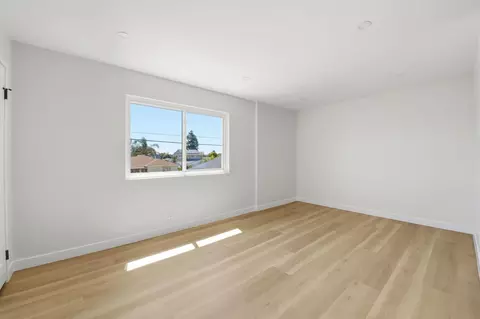Bedroom - 27566 E 12th St, Hayward, CA 94544 photo 7 of 10