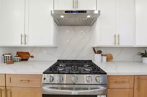 Kitchen - 27566 E 12th St, Hayward, CA 94544 photo 5 of 5