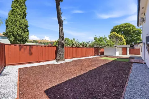 Exterior - 27566 E 12th St, Hayward, CA 94544 photo 7 of 12