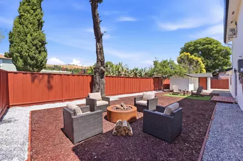Exterior - 27566 E 12th St, Hayward, CA 94544 photo 8 of 12