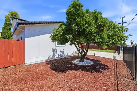 Exterior - 27566 E 12th St, Hayward, CA 94544 photo 5 of 12