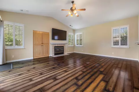 Living - 4201 Encore Ln, Modesto, CA 95357 photo 4 of 6