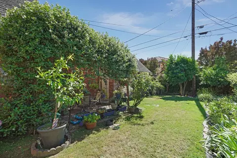 Exterior - 149 S Orange Ave, Lodi, CA 95240 photo 4 of 10