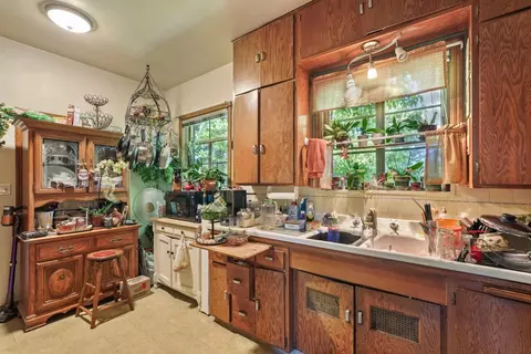 Kitchen - 149 S Orange Ave, Lodi, CA 95240 photo 3 of 3