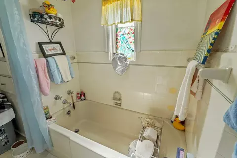 Bath - 149 S Orange Ave, Lodi, CA 95240 photo 3 of 3