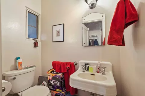 Bath - 149 S Orange Ave, Lodi, CA 95240 photo 1 of 3