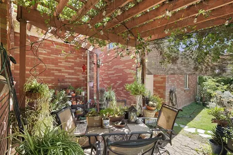 Exterior - 149 S Orange Ave, Lodi, CA 95240 photo 5 of 10