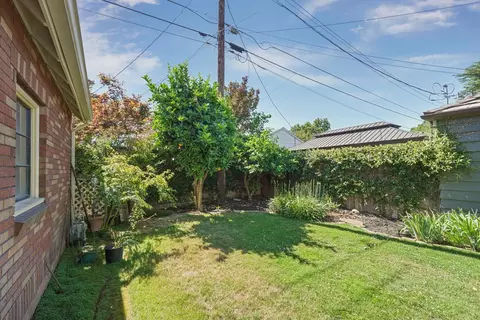 Exterior - 149 S Orange Ave, Lodi, CA 95240 photo 6 of 10