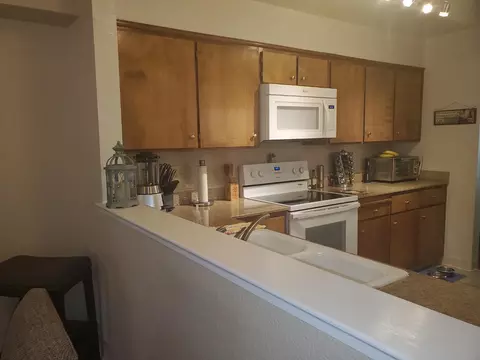 Kitchen - 2401 Eilers Ln #703, Lodi, CA 95242 photo 1 of 3