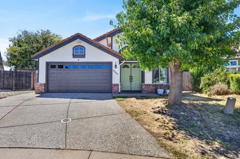 5300 Harvest Moon Ct, Elk Grove, CA 95758