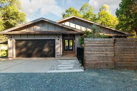 10411 Rough And Ready Rd, Rough And Ready, CA 95975