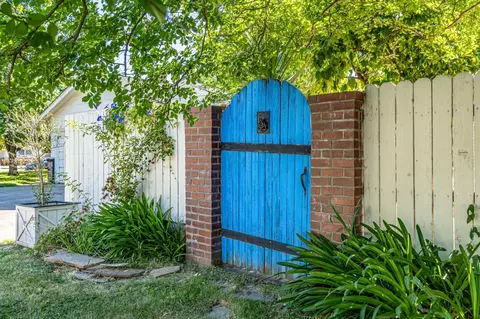 Exterior - 4700 Robertson Ave, Carmichael, CA 95608 photo 7 of 11