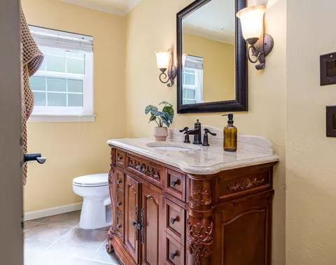 Bath - 4700 Robertson Ave, Carmichael, CA 95608 photo 4 of 5