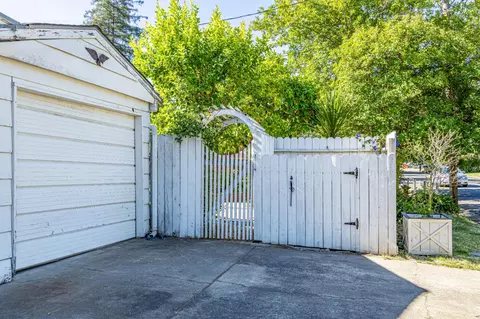 Exterior - 4700 Robertson Ave, Carmichael, CA 95608 photo 6 of 11