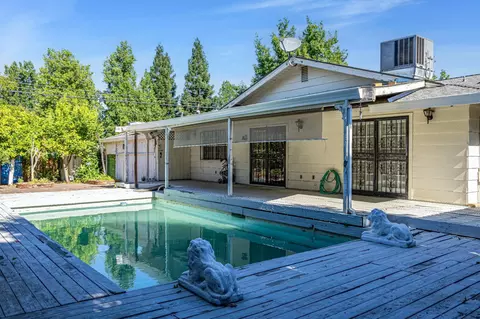 Exterior - 4700 Robertson Ave, Carmichael, CA 95608 photo 9 of 11