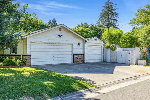 Exterior - 4700 Robertson Ave, Carmichael, CA 95608 photo 5 of 11