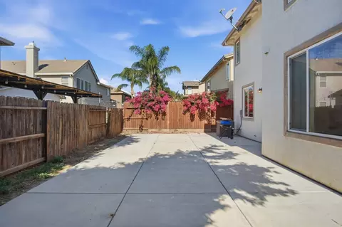 Exterior - 3648 Fallview Ave, Ceres, CA 95307 photo 5 of 6