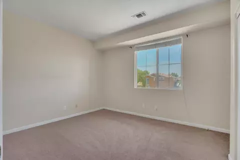 Bedroom - 2160 Iberis Ct, Tracy, CA 95376 photo 4 of 6