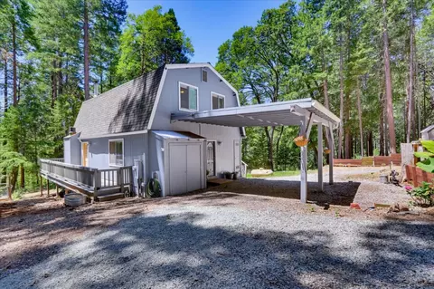 12002 Snowbourne Rd, Nevada City, CA 95959