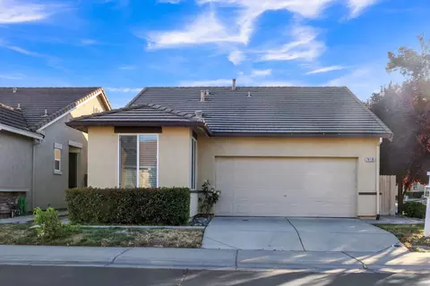7418 Sun Reign Ln, Sacramento, CA 95823