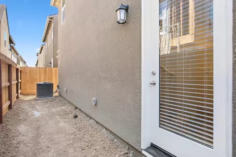 Exterior - 313 Sullivan Dr, Merced, CA 95348 photo 4 of 6