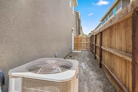 Exterior - 313 Sullivan Dr, Merced, CA 95348 photo 5 of 6