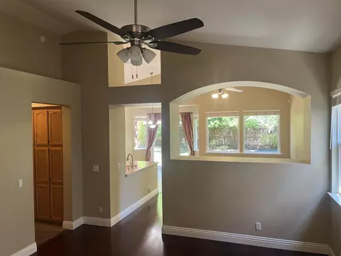 Living - 534 Kilsyth Ct, Folsom, CA 95630 photo 2 of 6