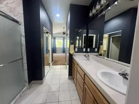 Bath - 534 Kilsyth Ct, Folsom, CA 95630 photo 1 of 4