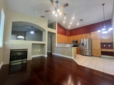 Living - 534 Kilsyth Ct, Folsom, CA 95630 photo 3 of 6