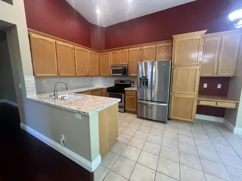 Kitchen - 534 Kilsyth Ct, Folsom, CA 95630 photo 1 of 2