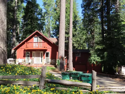 5279 Loch Leven Dr, Pollock Pines, CA 95726