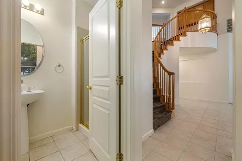 Entry Way - 2052 Licstal Ct, Manteca, CA 95337 photo 4 of 11