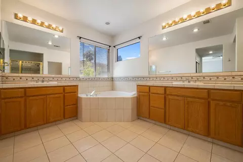 Bath - 2052 Licstal Ct, Manteca, CA 95337 photo 1 of 4