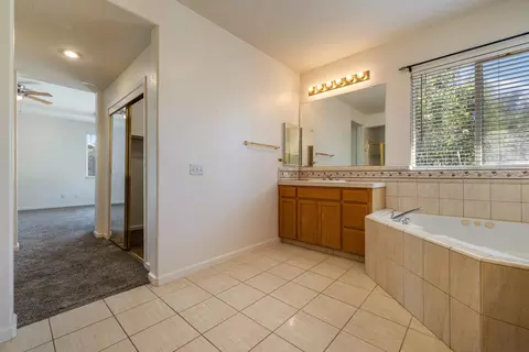Bath - 2052 Licstal Ct, Manteca, CA 95337 photo 3 of 4