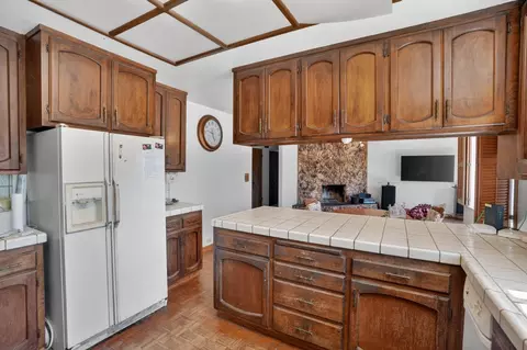 Kitchen - 8465 Dillard Rd, Wilton, CA 95693 photo 3 of 6