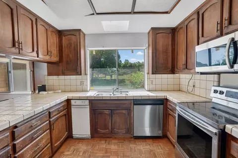 Kitchen - 8465 Dillard Rd, Wilton, CA 95693 photo 2 of 6