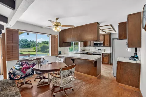 Kitchen - 8465 Dillard Rd, Wilton, CA 95693 photo 5 of 6