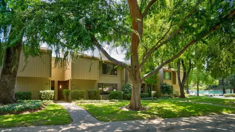 1125 Commons Dr, Sacramento, CA 95825