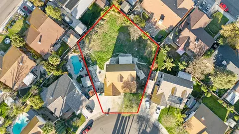 454 Oakwood Dr, Los Banos, CA 93635