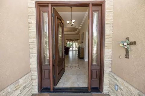 Entry Way - 1350 Burman Dr, Turlock, CA 95382 photo 2 of 4