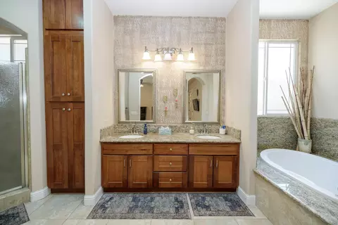 Bath - 1350 Burman Dr, Turlock, CA 95382 photo 1 of 8