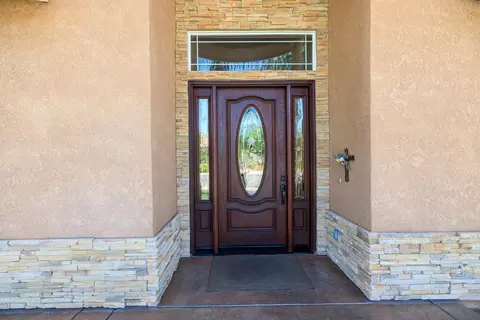 Entry Way - 1350 Burman Dr, Turlock, CA 95382 photo 1 of 4